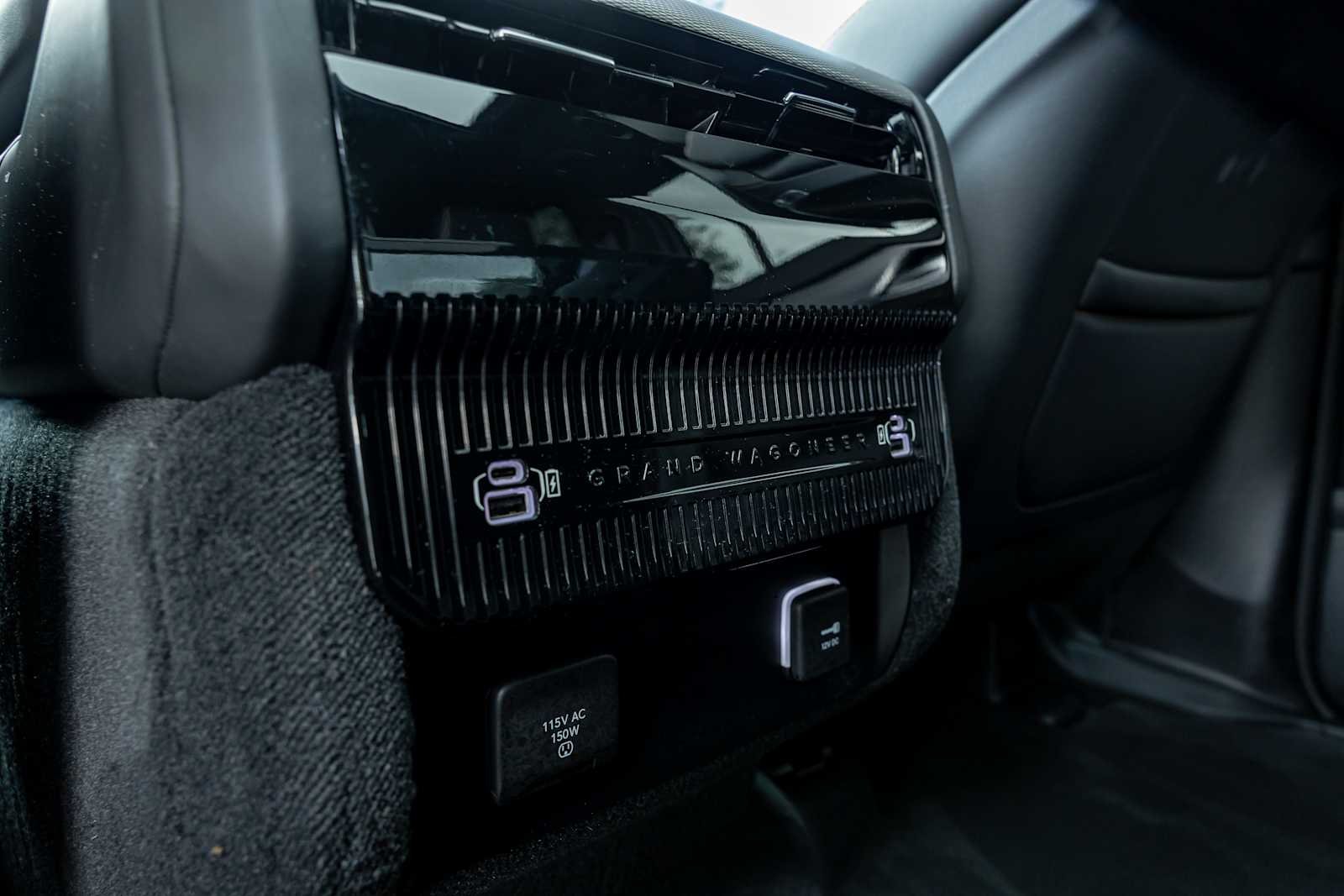 Used 2023 Diamond Black Crystal Pearlcoat Jeep Series III image 47