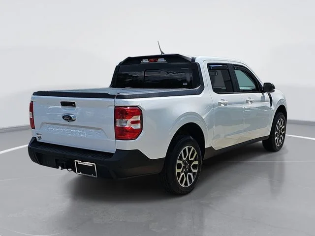 Used 2024 White Ford Lariat image 3