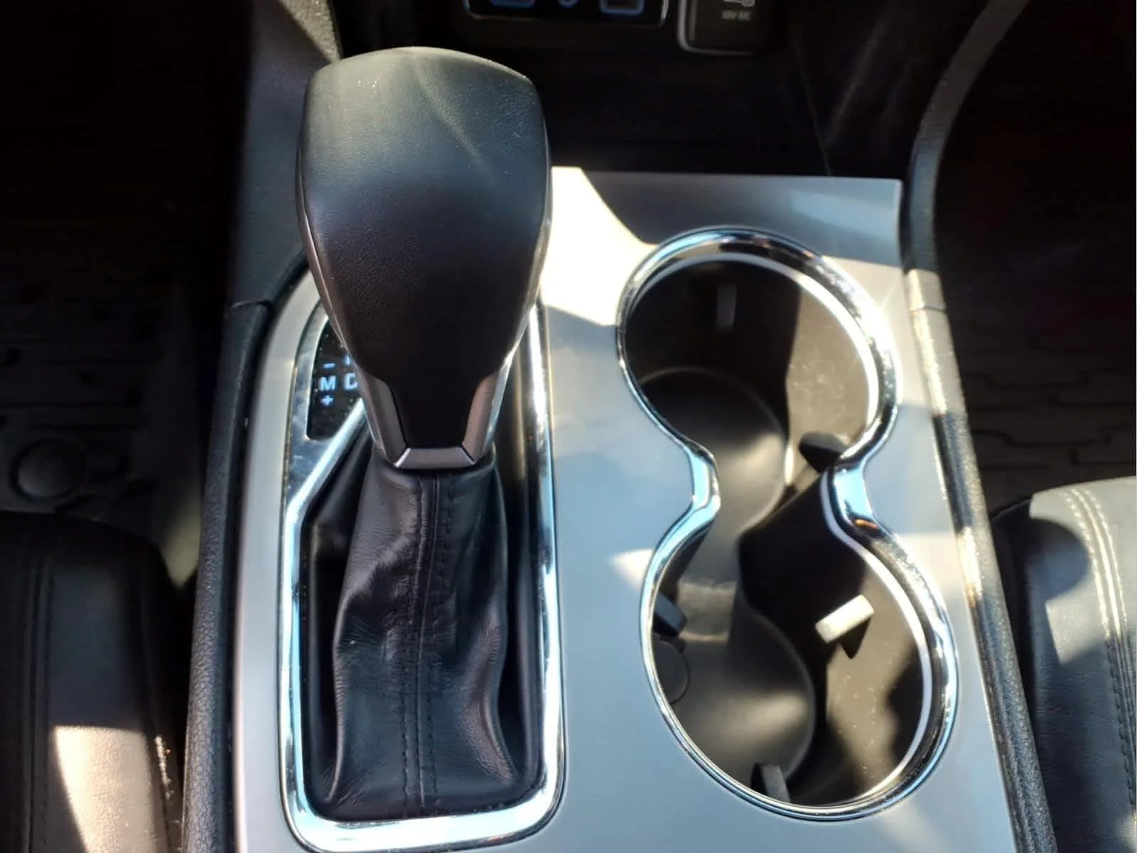 Used 2021 Diamond Black Crystal Pearlcoat Jeep Limited image 24