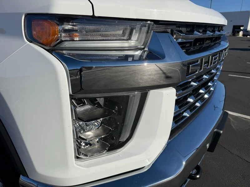 Used 2020 SUMMIT WHITE Chevrolet LTZ image 27