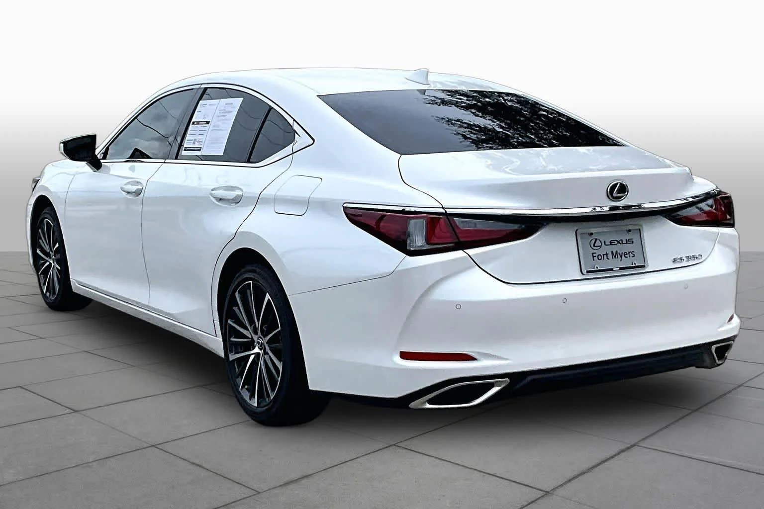 Used 2025 Eminent White Pearl Lexus  image 12