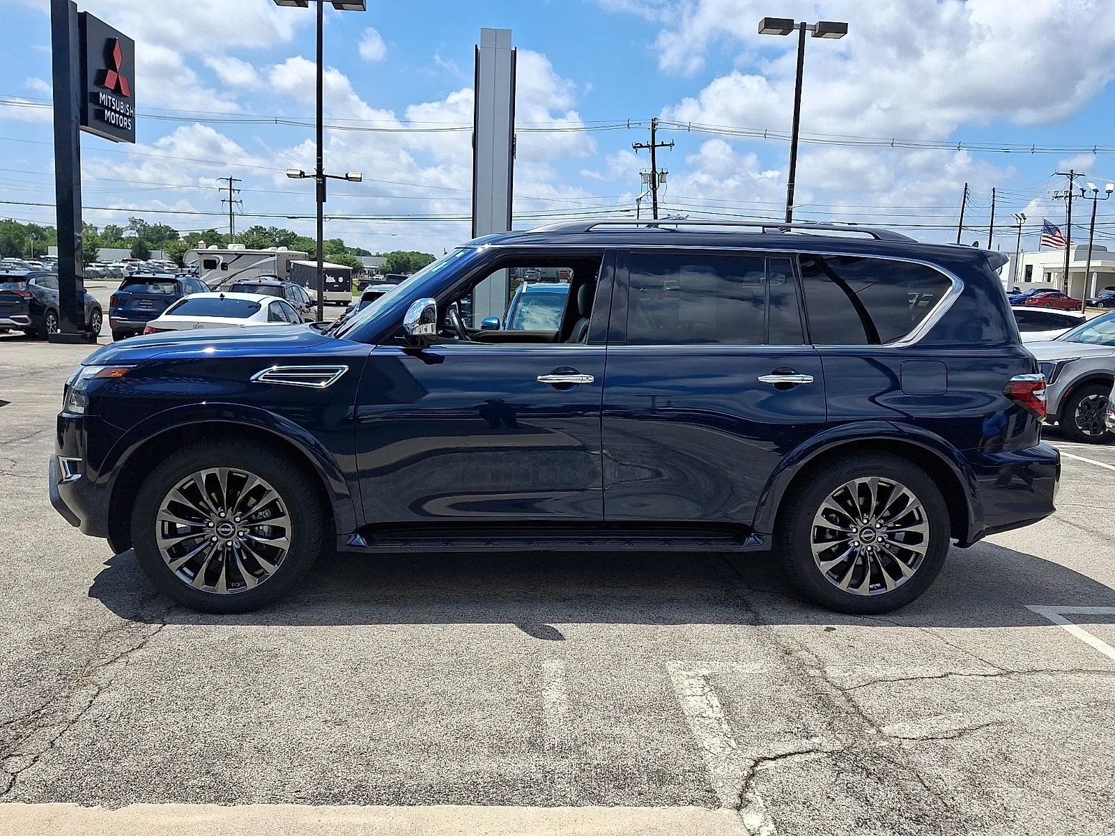 Used 2023 Blue Nissan Platinum image 5
