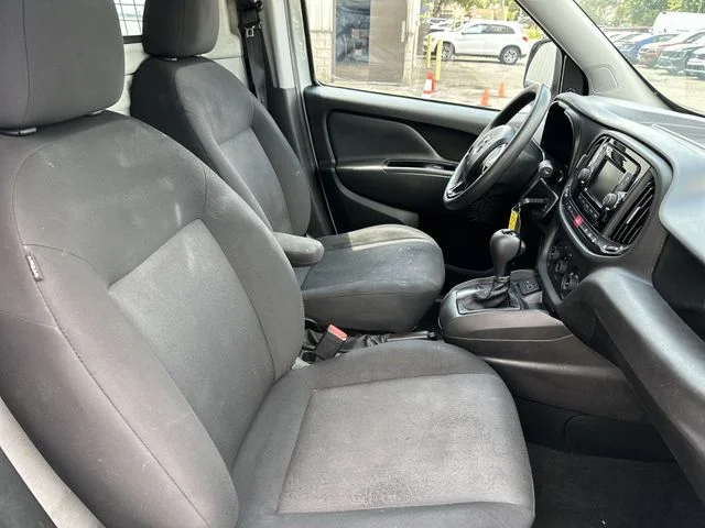 Used 2022 Bright White Ram Base image 25
