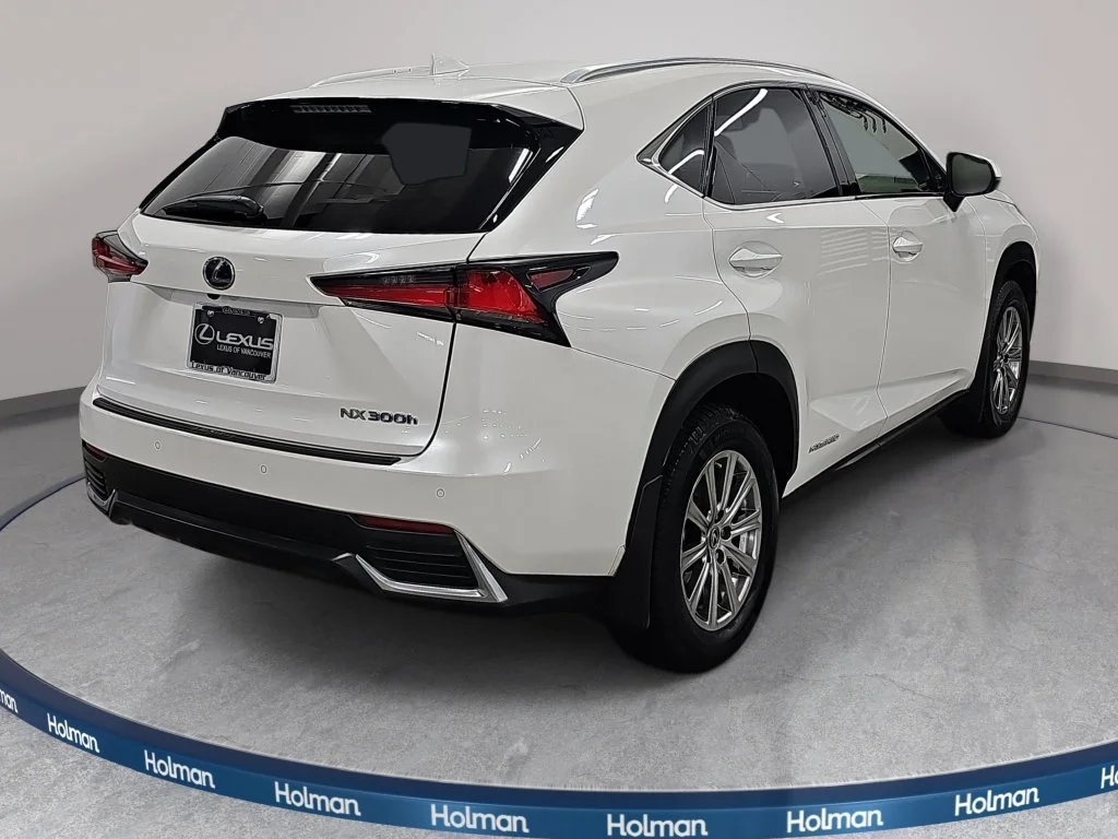 Used 2019 White Lexus 300h image 6
