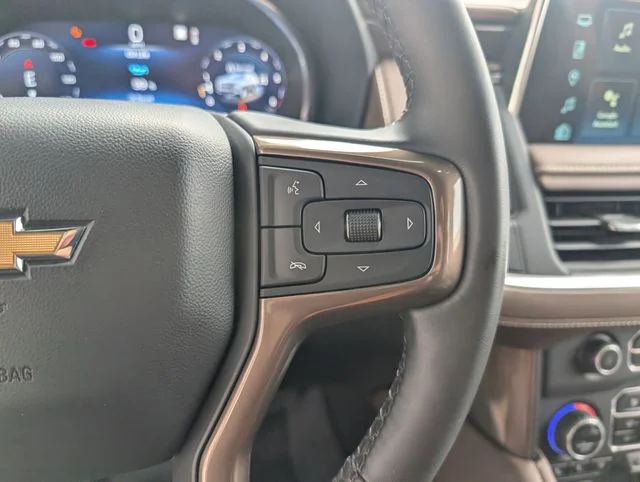 Used 2023 Pearl Chevrolet High Country image 15