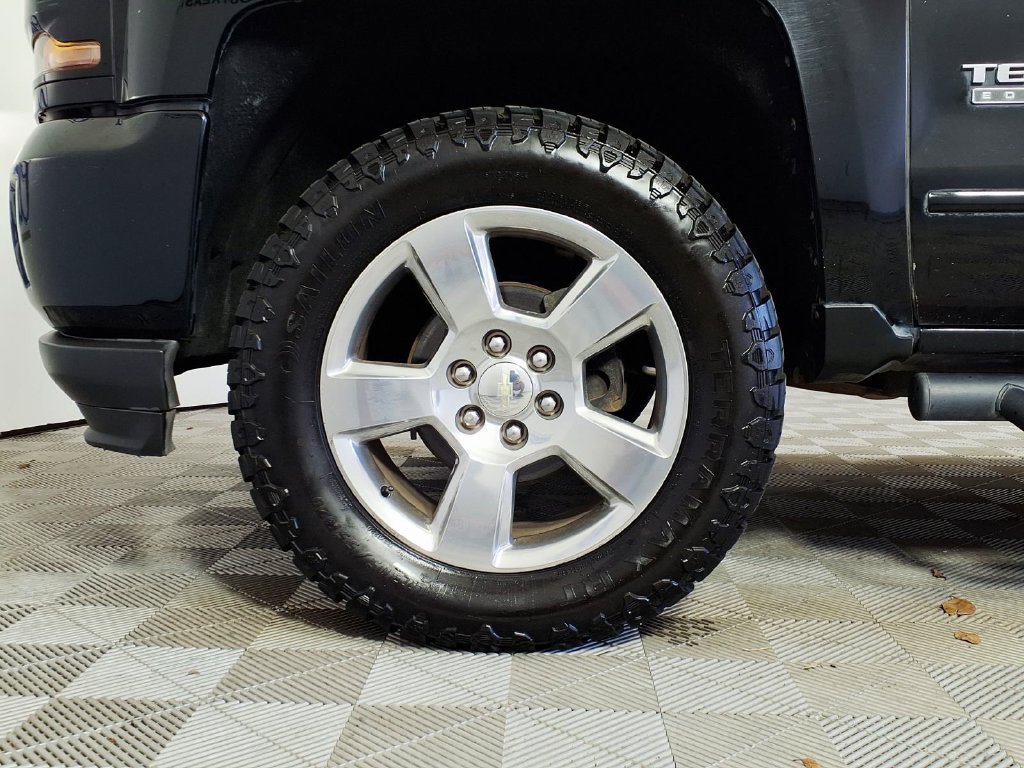 Used 2018 BLACK Chevrolet LT image 8