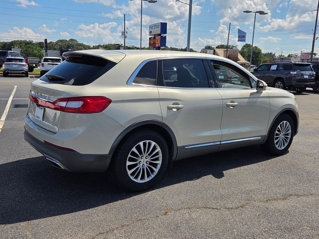 Used 2016 Platinum Lincoln Select image 8