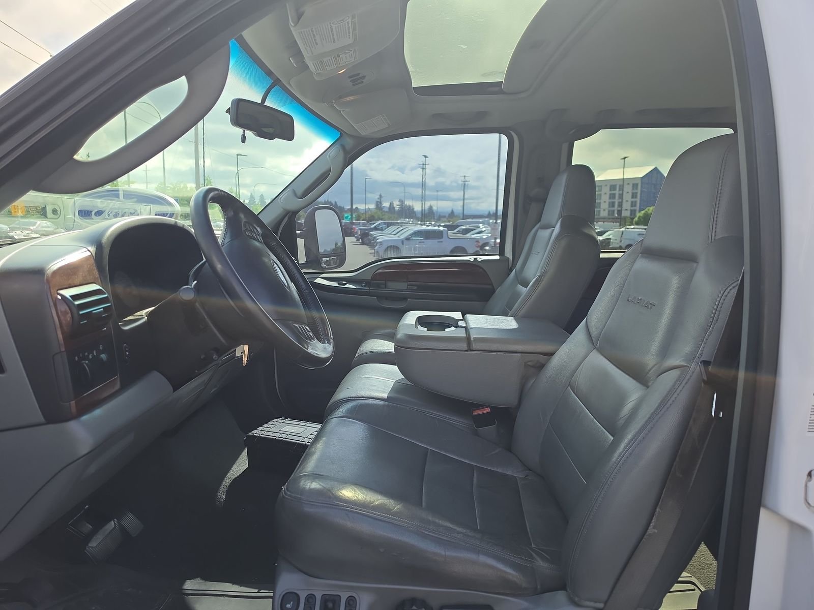 Used 2006 White Ford Lariat image 9