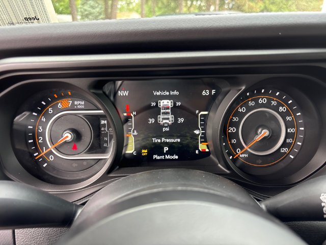 New 2027 Black Clearcoat Jeep Rubicon X image 18
