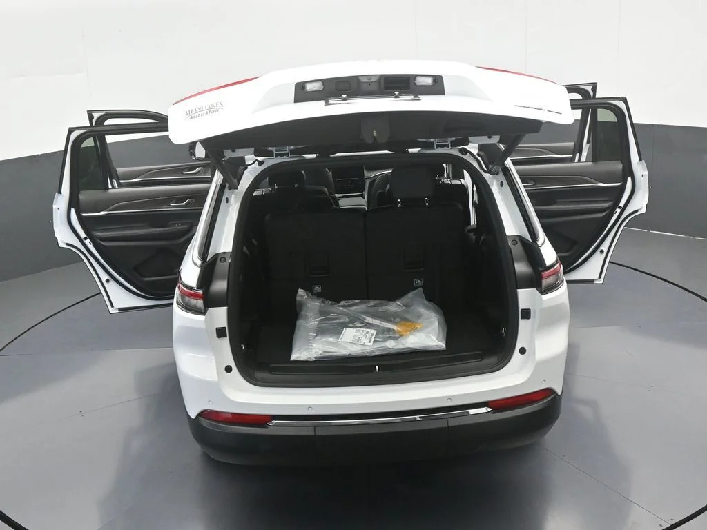 Used 2025 Bright White Clearcoat Jeep Limited image 64