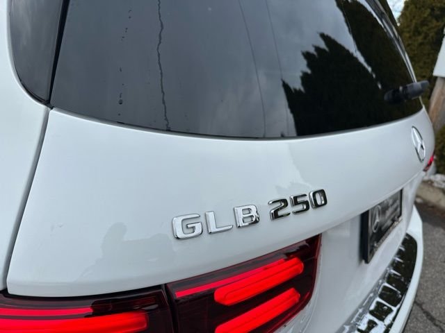 New 2026 Polar White Mercedes-Benz GLB 250 image 11