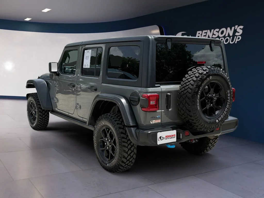 Used 2023 Gray Jeep Rubicon 4xe image 3