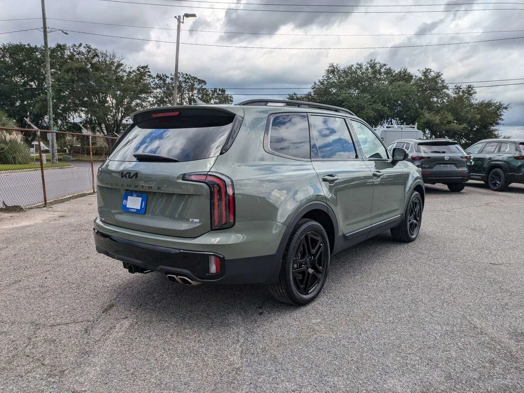 Used 2025 Jungle Green Kia SX X-Line image 4