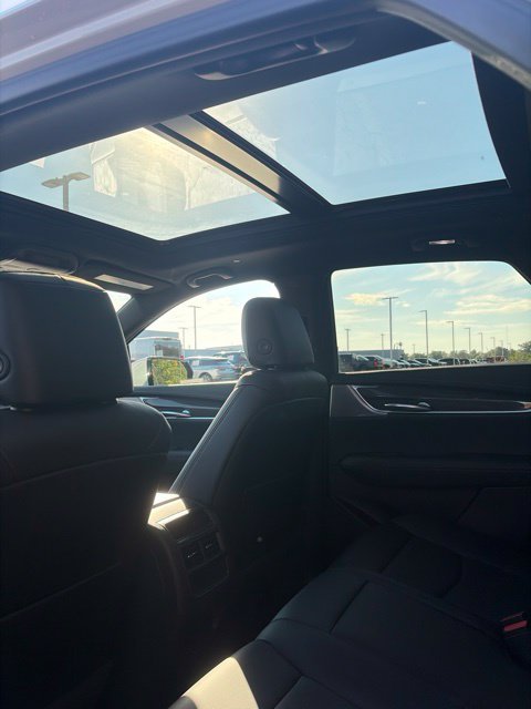 Used 2021 Crystal White Tri-Coat Cadillac Sport image 19