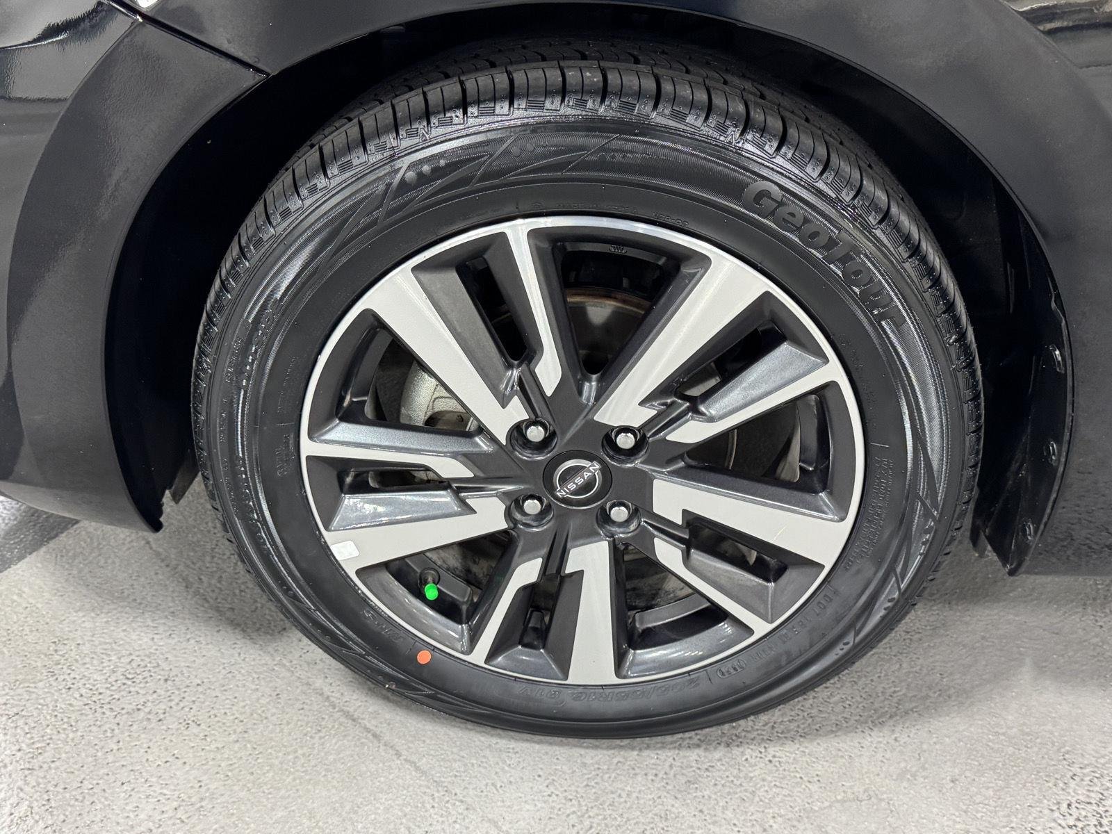 2025 Nissan Versa Sedan SV - Photo 17