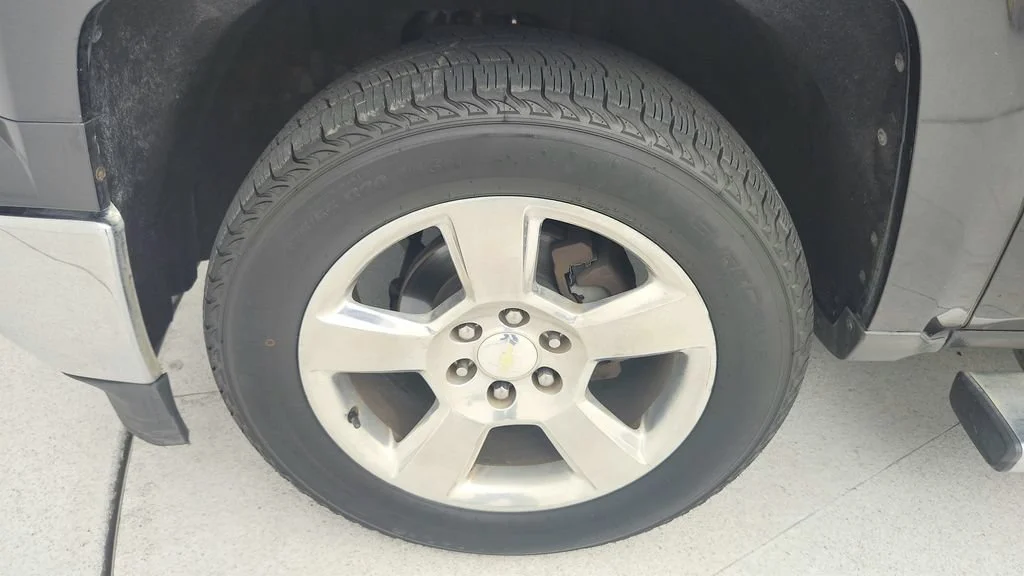 Used 2015 TUNGSTEN METALLIC Chevrolet LS image 24