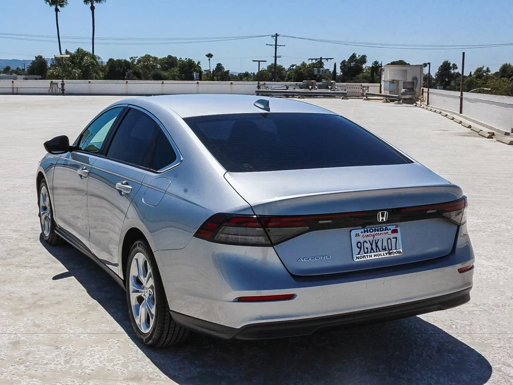 Certified Used 2023 Lunar Silver Metallic Honda LX image 4