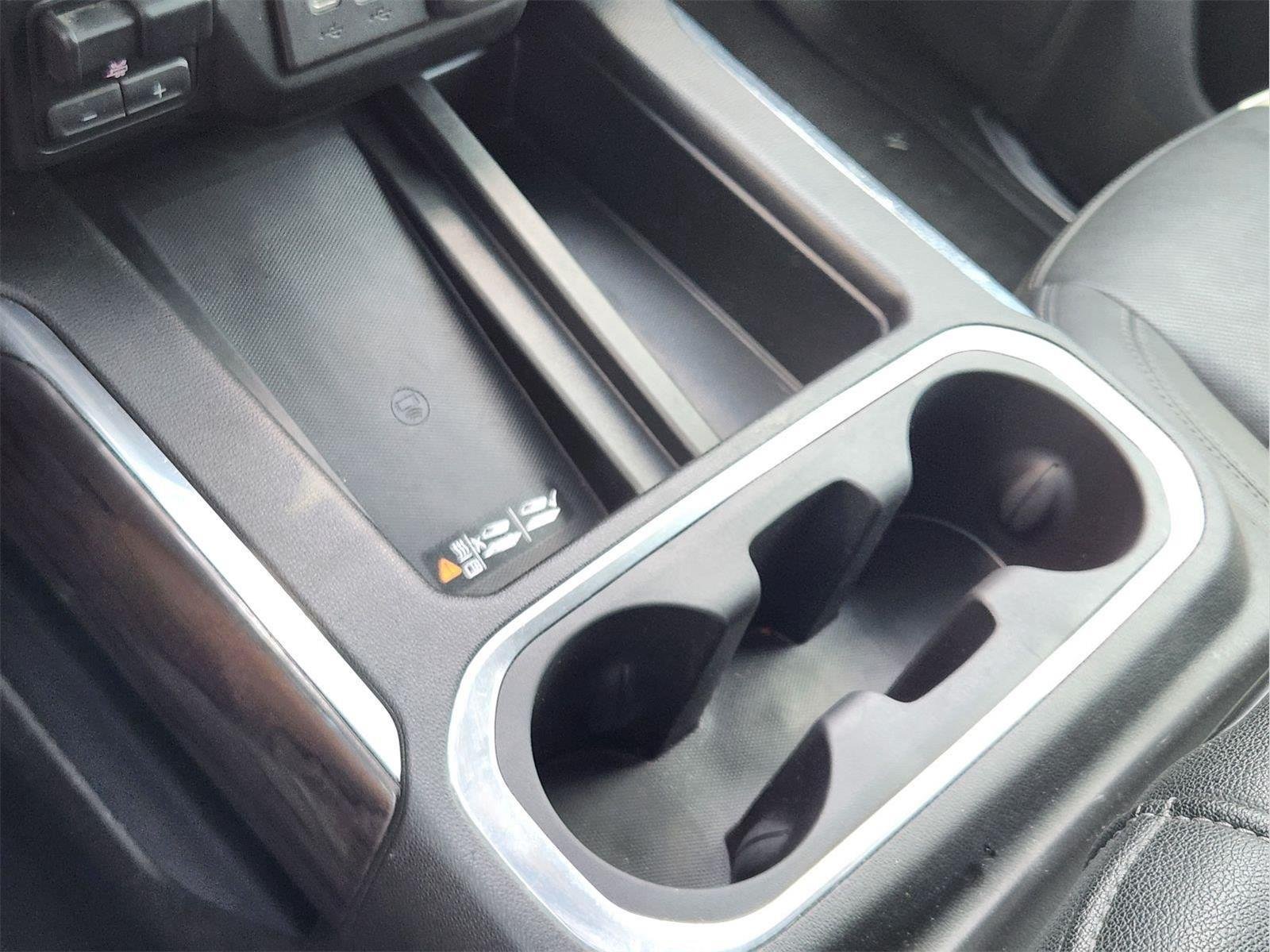 Used 2022 Summit White Chevrolet LTZ image 19