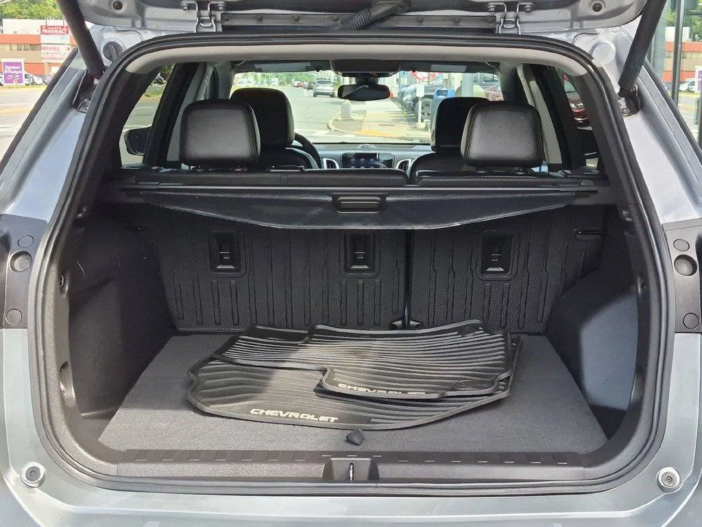 Used 2024 Gray Chevrolet Premier image 7