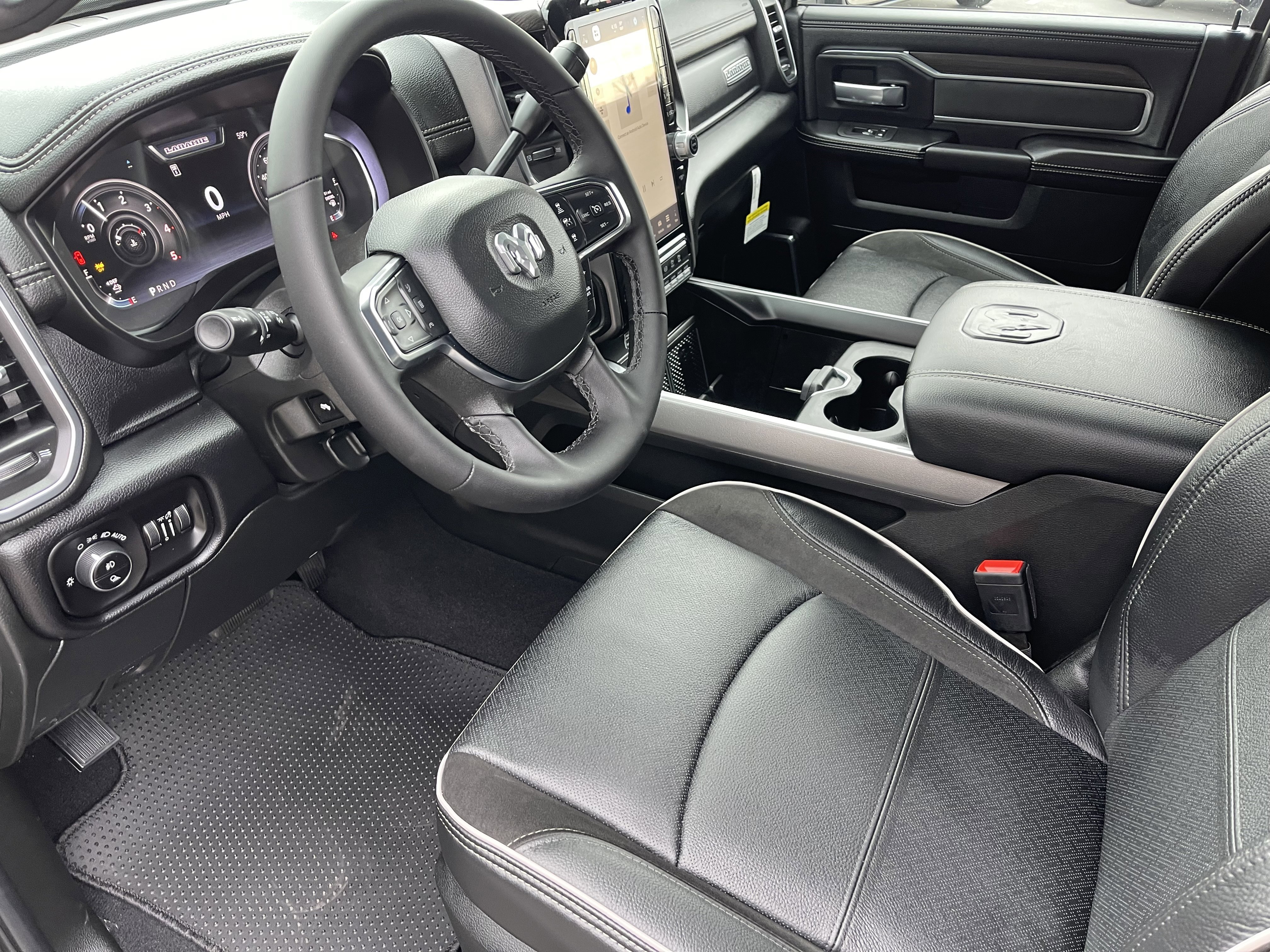 New 2026 Diamond Black Crystal Pearl-Coat Exterior Paint RAM Laramie image 14