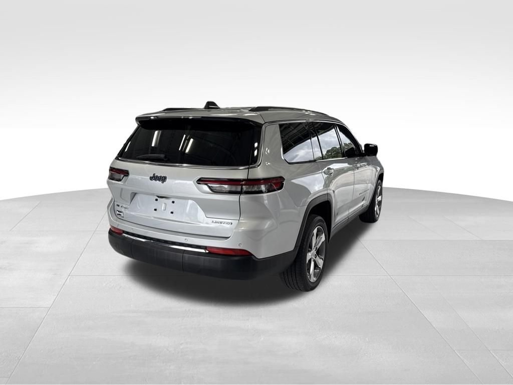 Used 2022 Silver Jeep Limited image 5