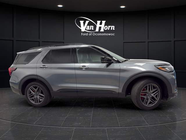 Used 2026 Carbonized Gray Metallic Ford ST-Line image 8
