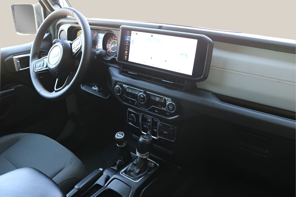 Used 2024  Jeep Sport S image 20