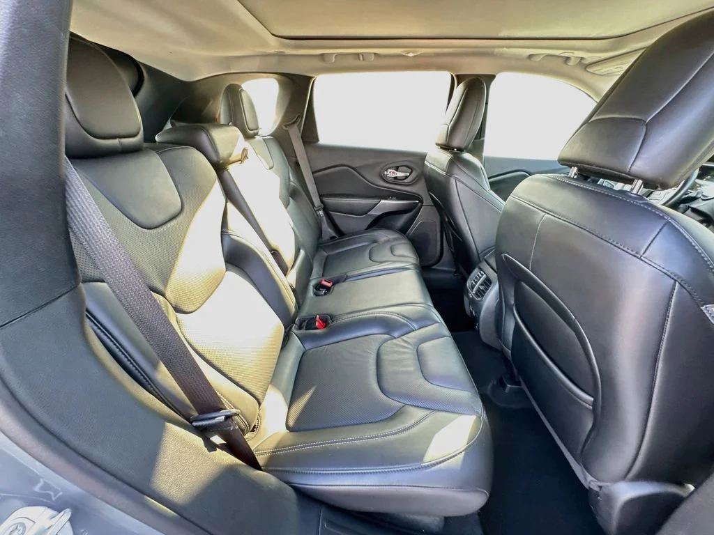 Used 2021 Gray Jeep Limited image 33