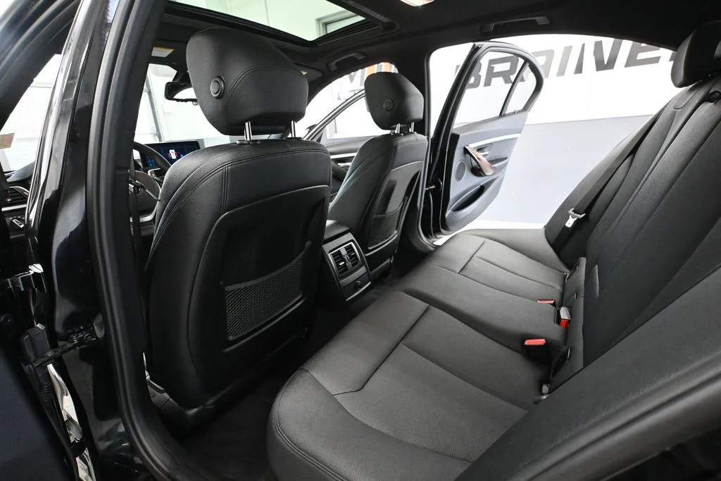 2018 BMW 3 Series 330i - Photo 36