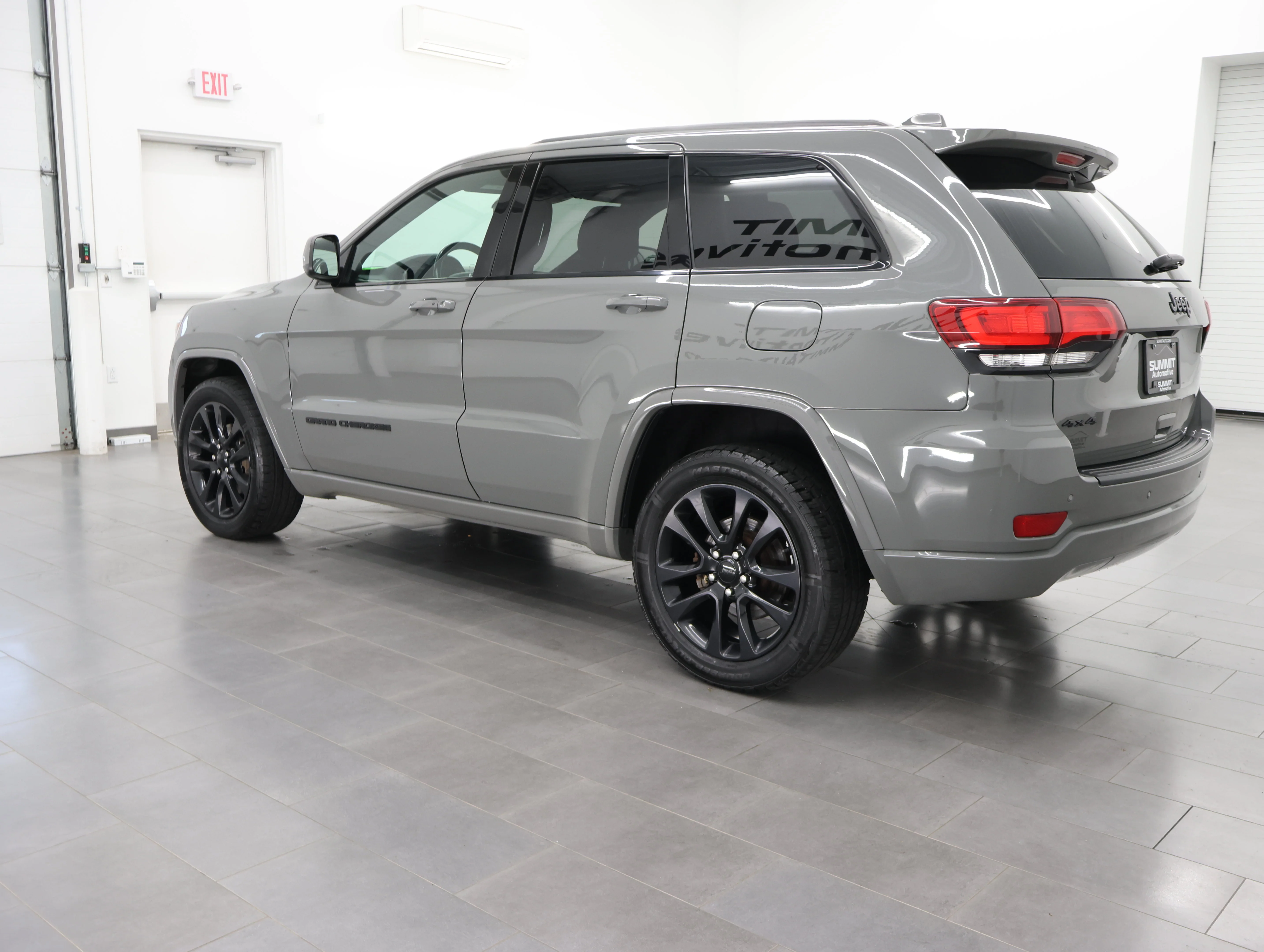 Used 2020 Sting-Gray Clearcoat Jeep Altitude image 6
