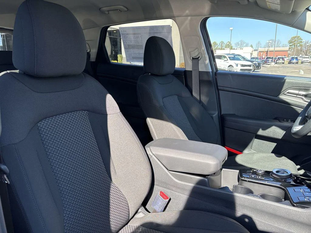 2025 Kia Sportage LX Hybrid - Photo 30