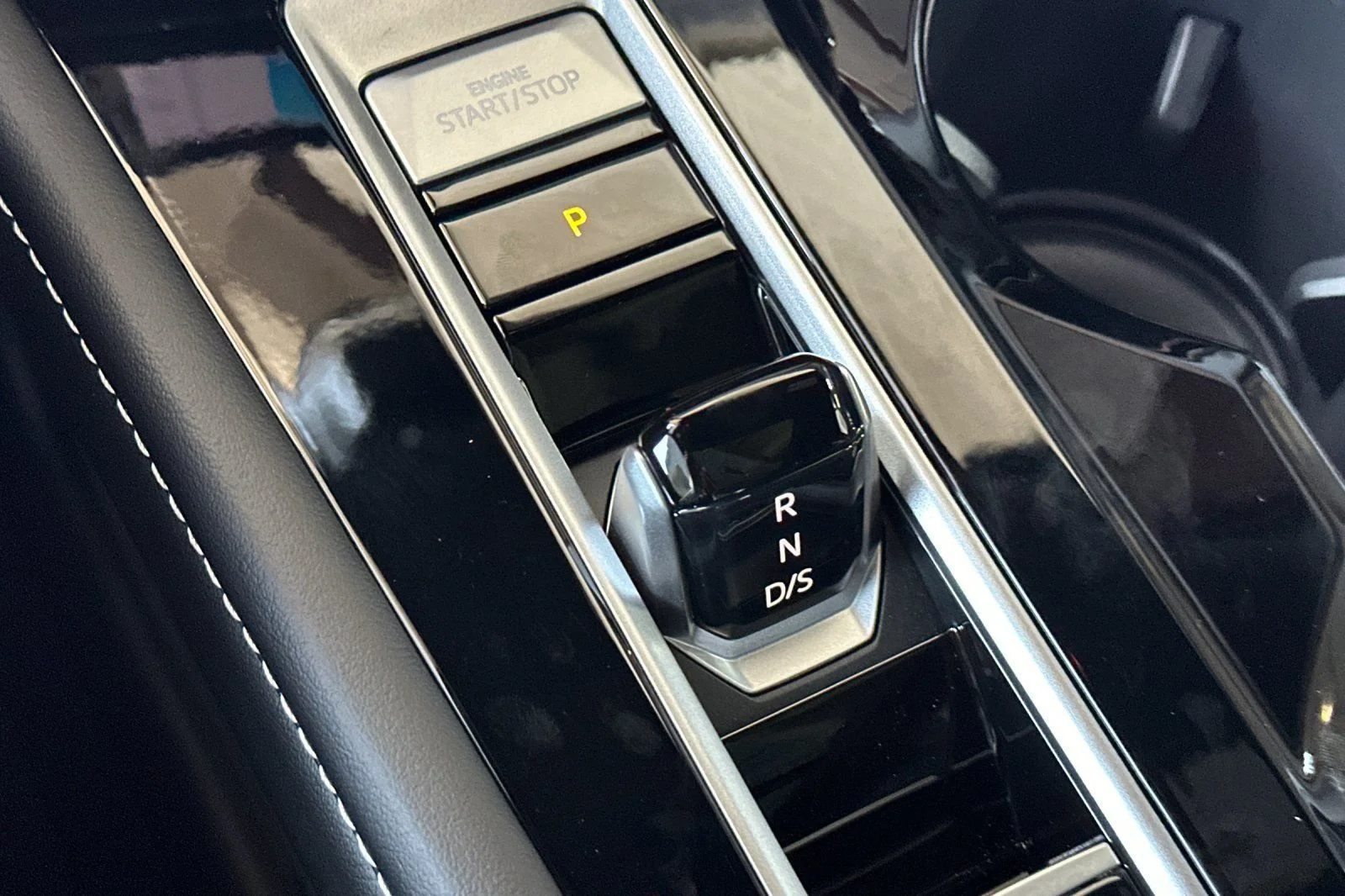 New 2026 Black Volkswagen 2.0T SEL Premium R-Line image 20