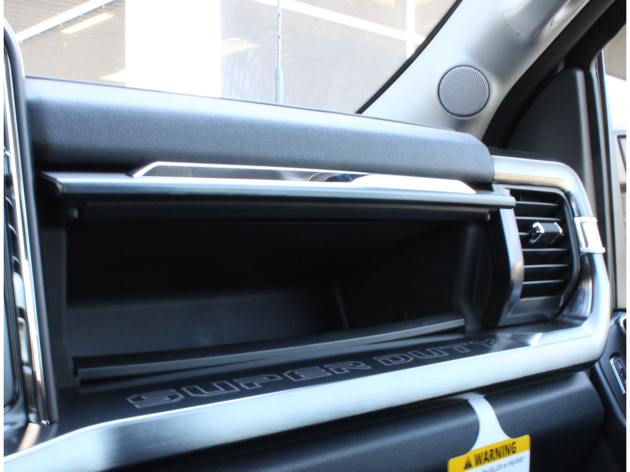 New 2027 Iconic Silver Metallic Ford LARIAT image 16