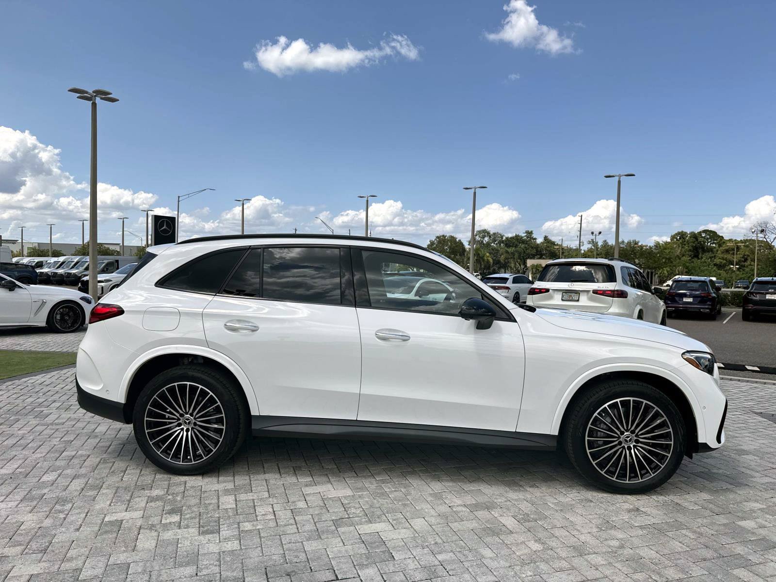 New 2026 Polar White Mercedes-Benz 300 SUV image 6