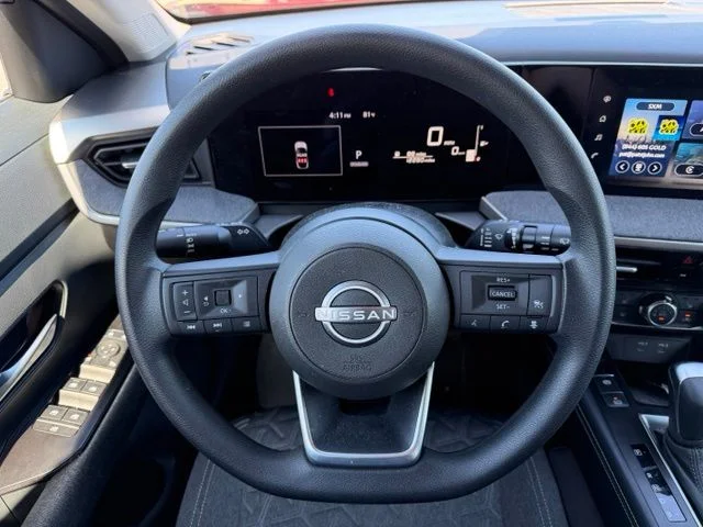 Used 2025 Scarlet Nissan SV image 17