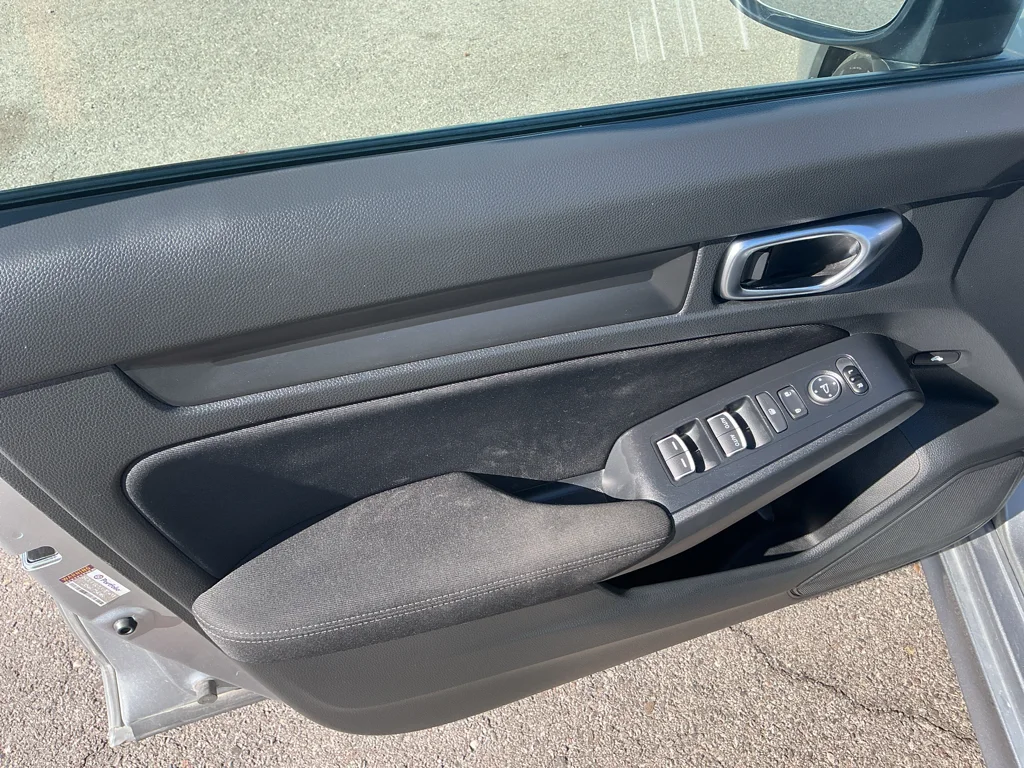 Used 2025 SOLAR SILVER METALLIC Honda Sport image 10