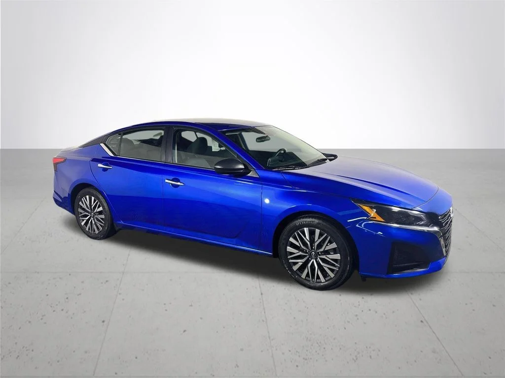 Used 2025 Blue Nissan 2.5 SV image 4