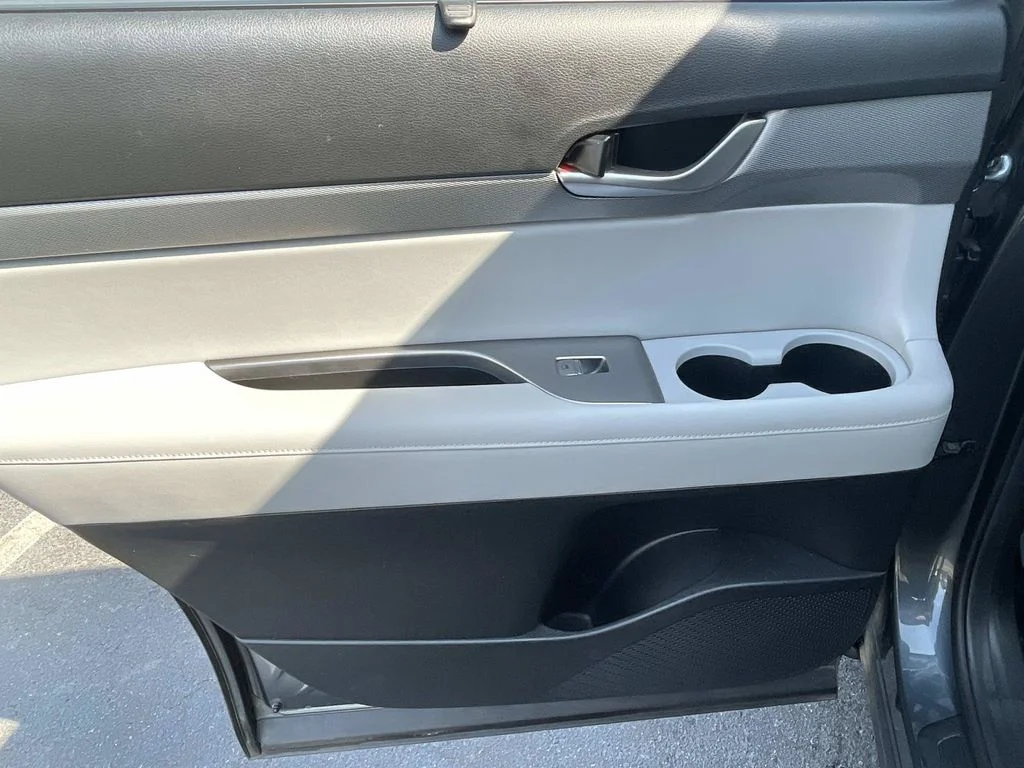 Used 2020 Gray Hyundai SEL image 12