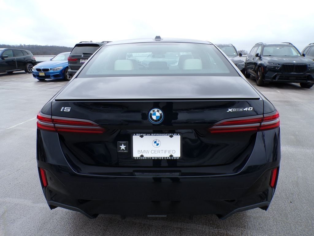Certified Used 2025 Carbon Black Metallic BMW xDrive40 image 5