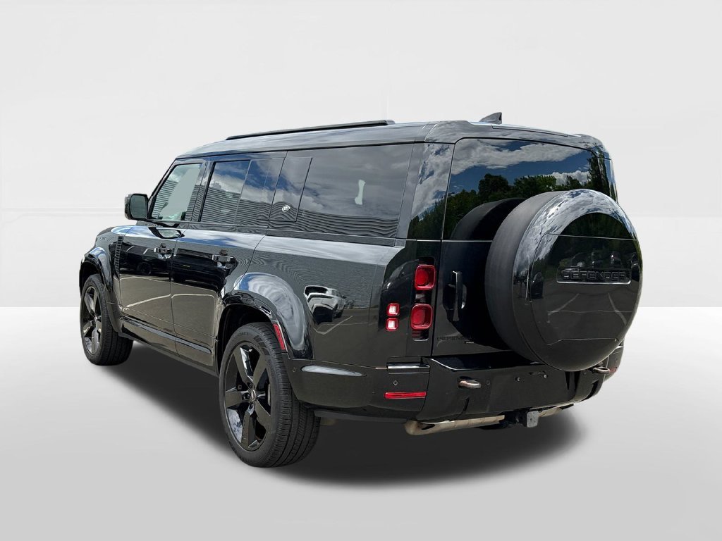 Certified Used 2023 Black Land Rover X-Dynamic SE image 2