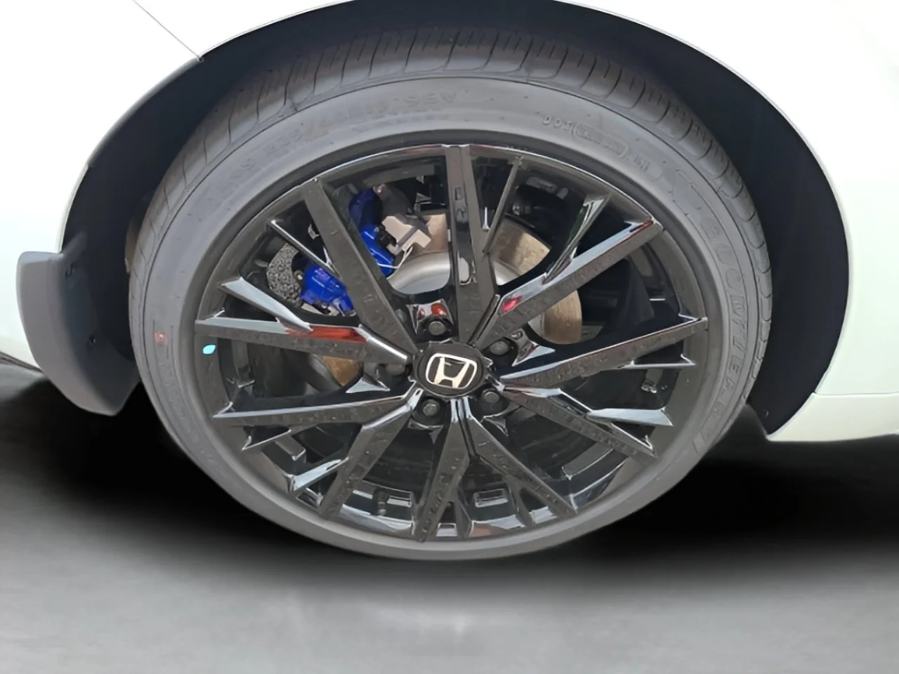 New 2026 Winter Frost Pearl w/Crystal Black Roof Honda 2-Tone image 9