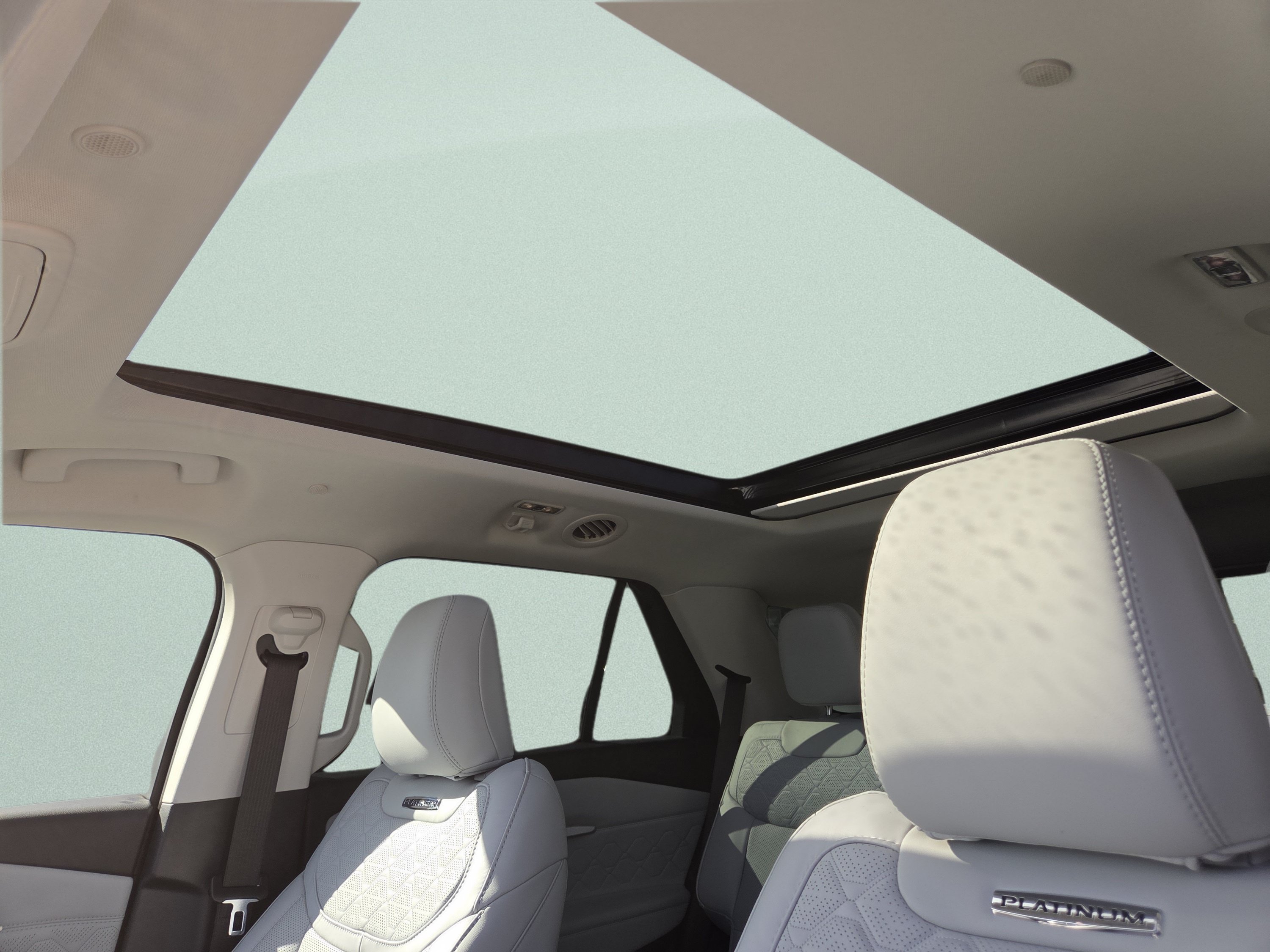 Used 2026 White Metallic Ford Platinum image 8