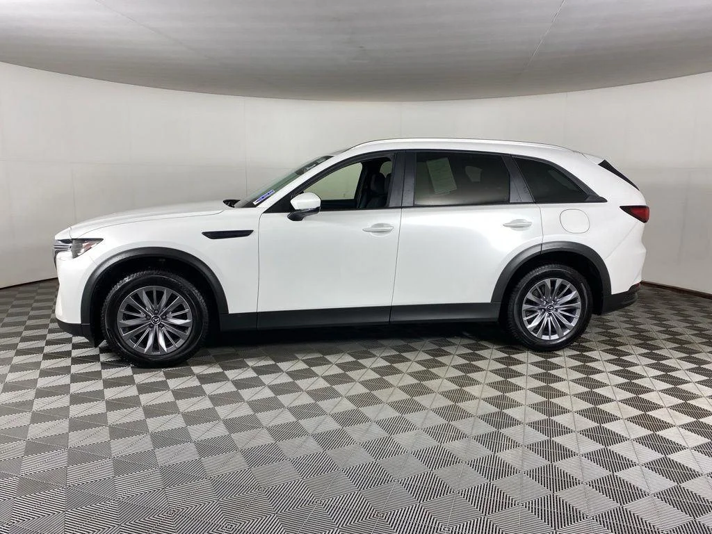 Used 2024 White Mazda 3.3 Turbo Select image 4