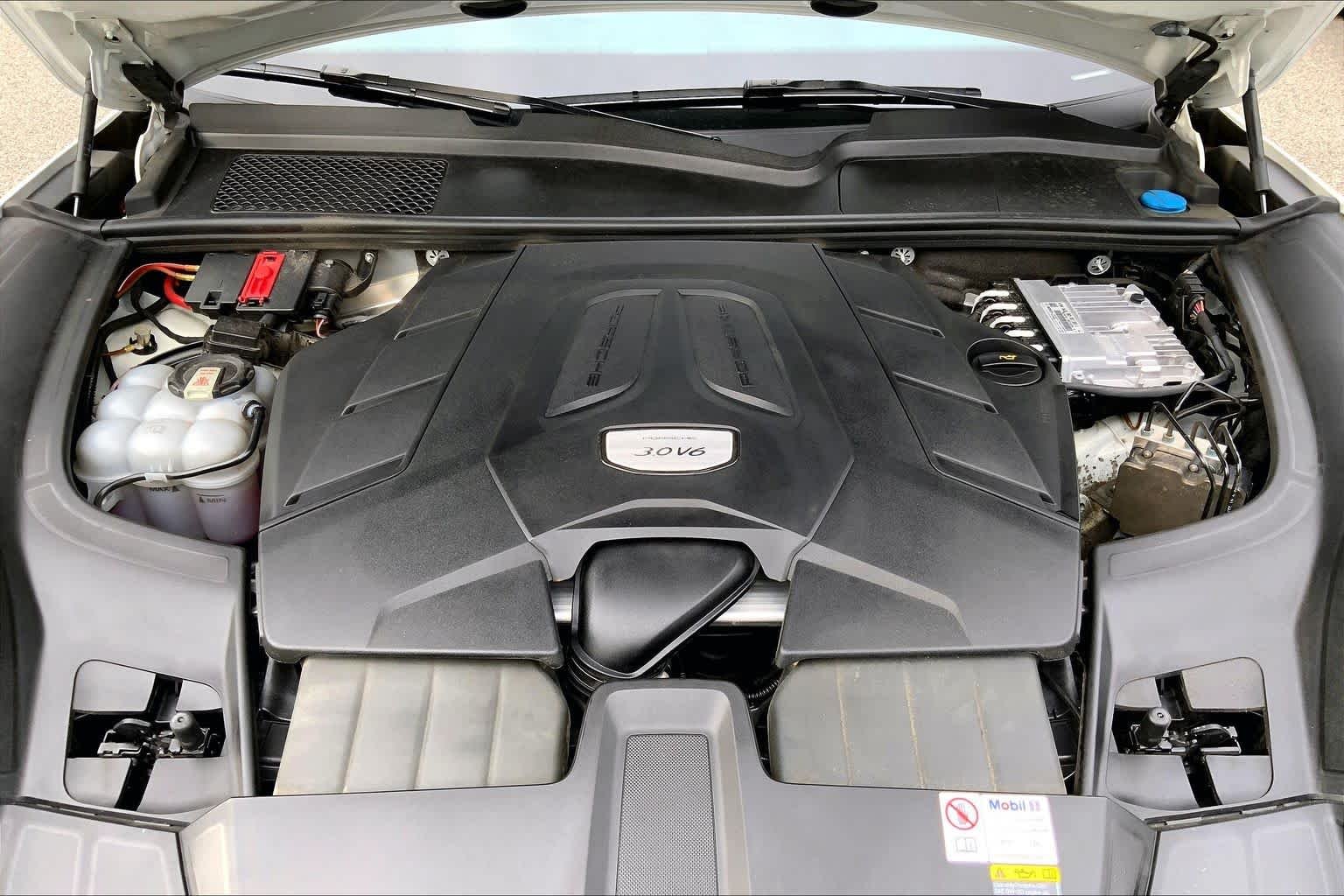 Used 2023  Porsche  image 32