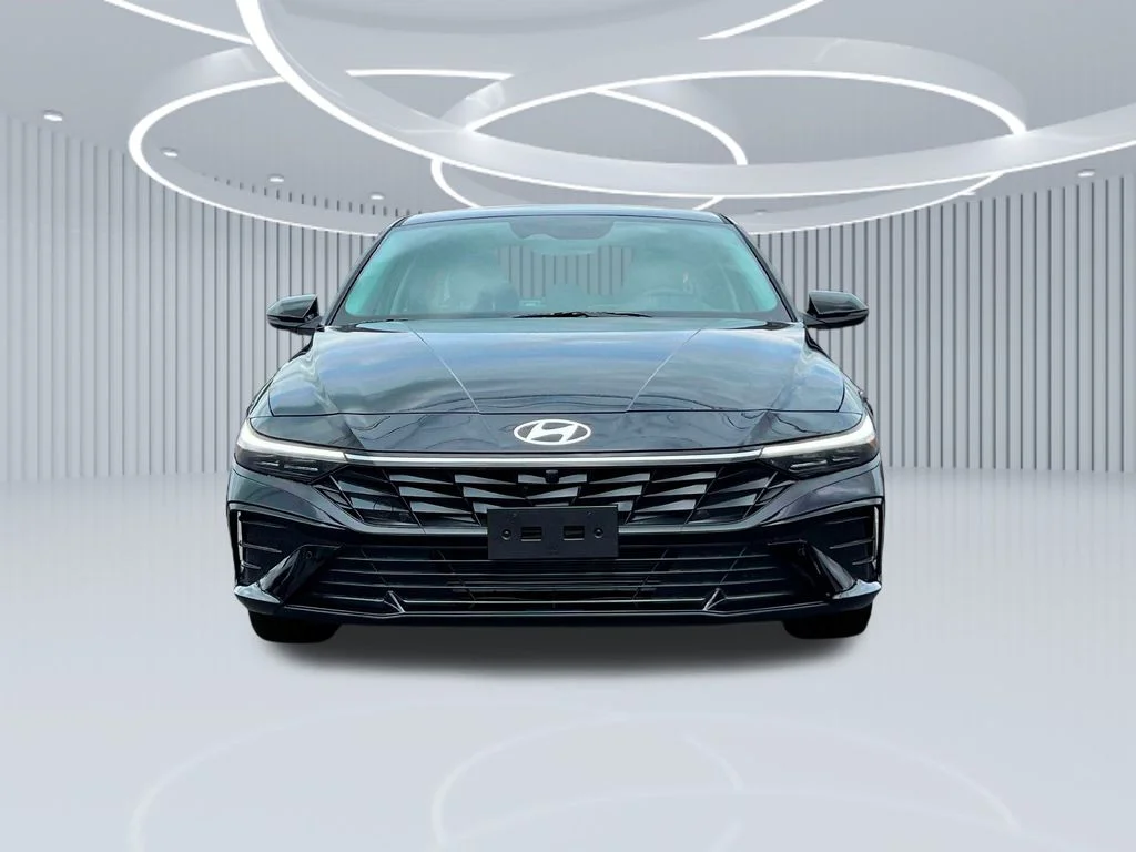 2025 Hyundai Elantra Limited - Photo 31