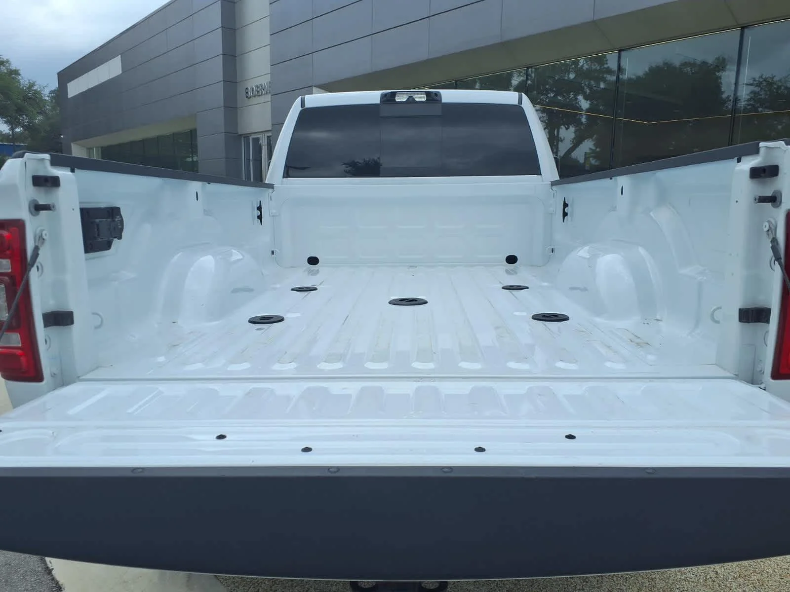 Used 2024 Pearl White Ram Laramie image 29
