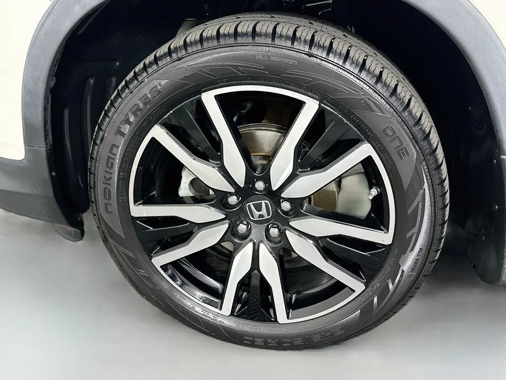 Used 2019  Honda Touring image 34