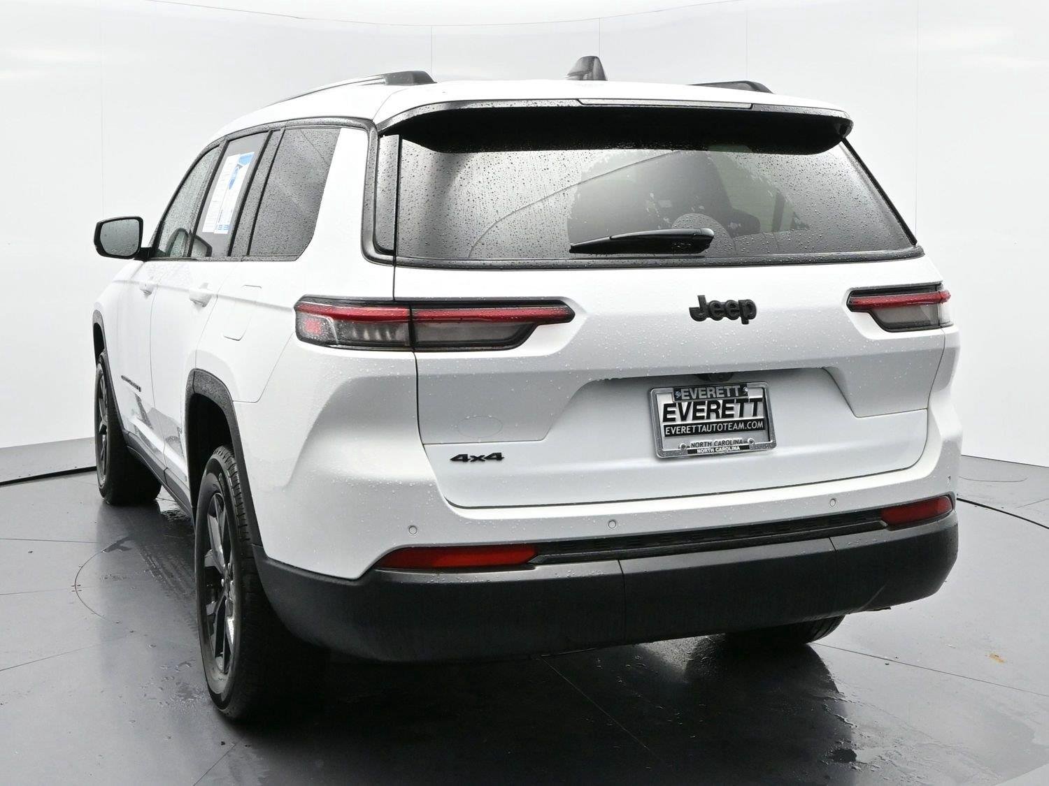 Used 2024 Bright White Clearcoat Jeep Altitude X image 5