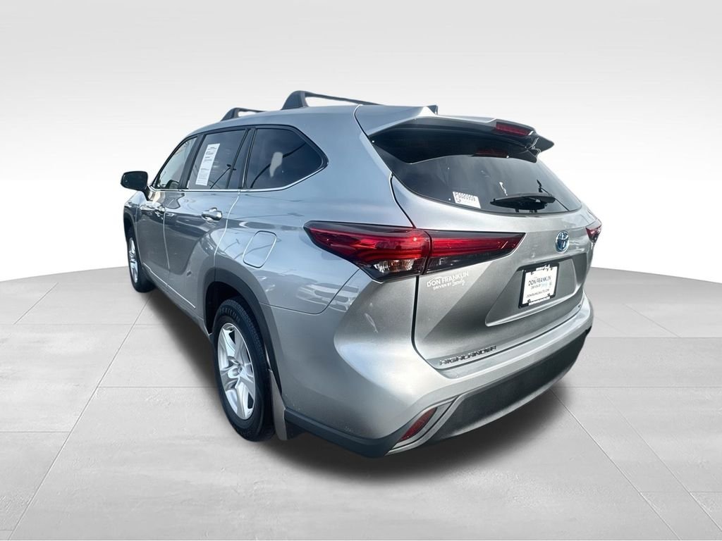 Used 2023 Silver Toyota LE image 6