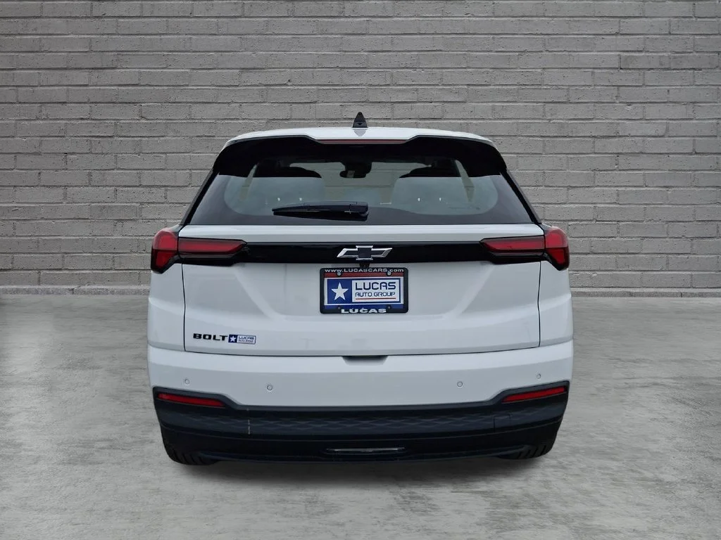 New 2027 Summit White Chevrolet LT image 6